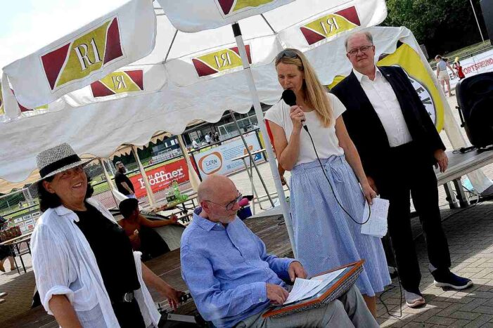 Für Bürger von Bürgern – Einweihung des barrierefreien WCs auf der Ludwig-Wolker-Sportanlage in Neuss