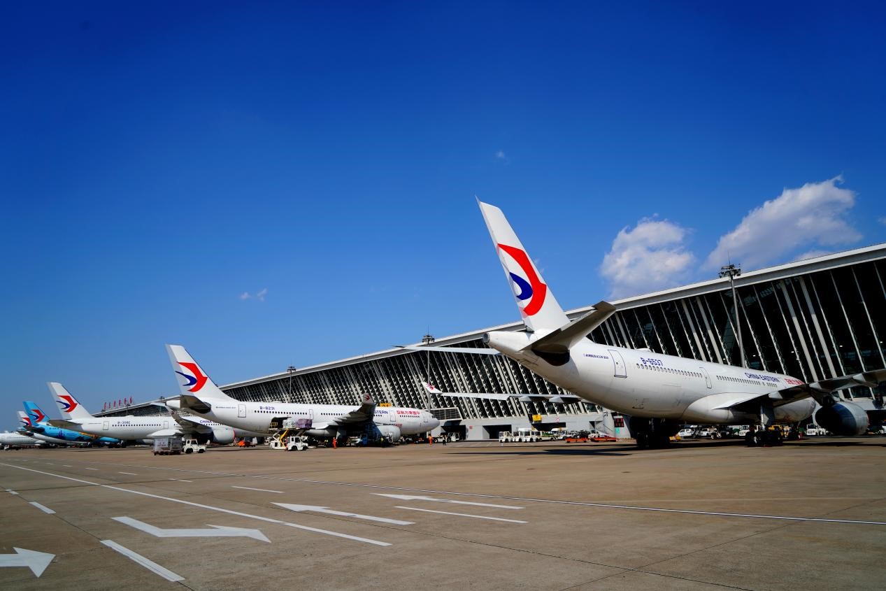 Ein Themenflug von CEA für die neue Flugverbindung Shanghai–Barcelona