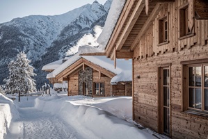 Private Winterträume auf 1.200 Metern –  das Benglerwald Berg Chaletdorf im Lechtal