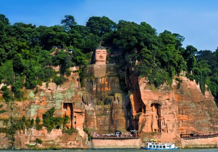 Der Große Buddha von Leshan zu Besuch in Darmstadt