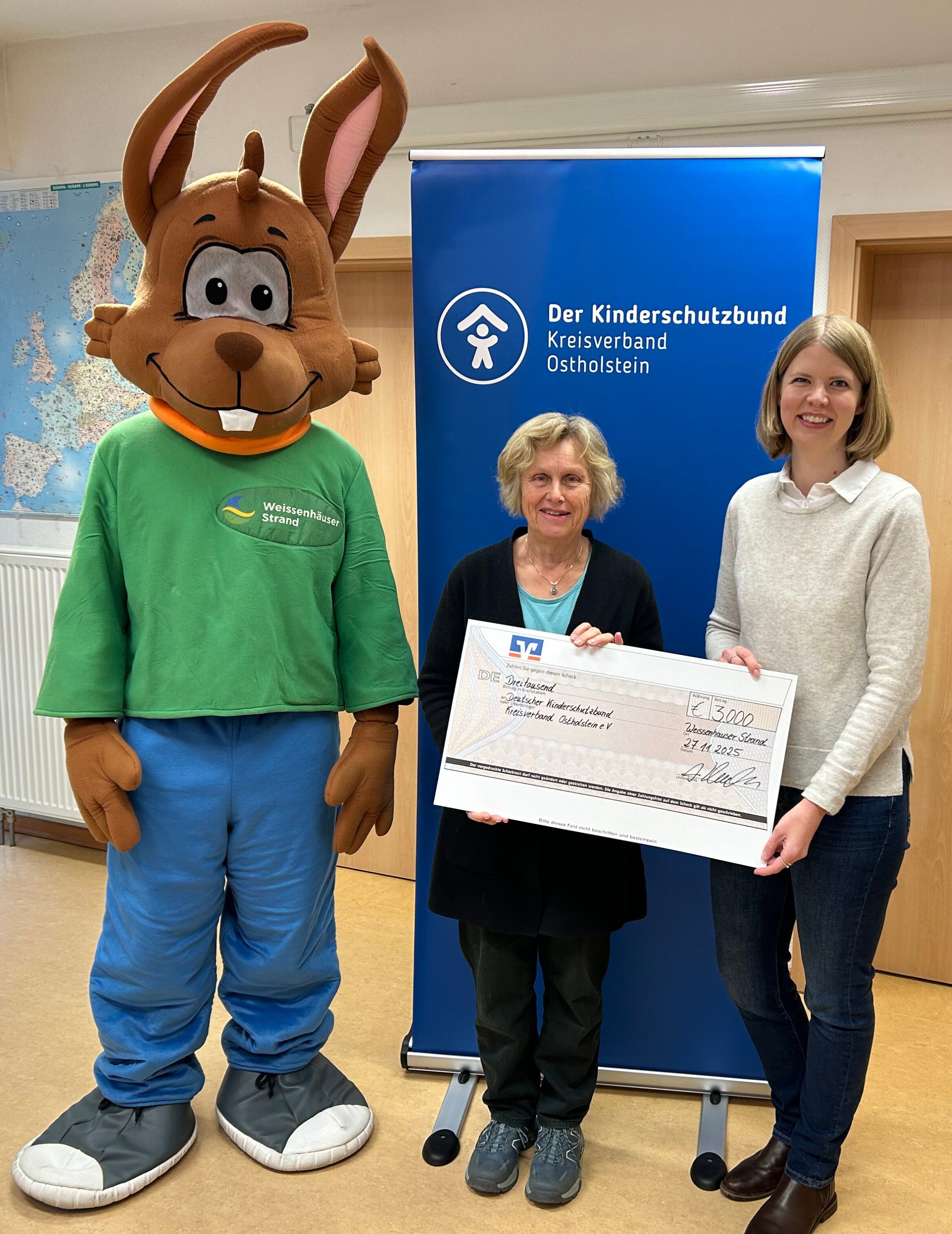 Ferien- und Freizeitpark Weissenhäuser Strand überreicht Spende von 3.000 Euro an Deutschen Kinderschutzbund Ferien- und Freizeitpark Weissenhäuser Strand überreicht Spende von 3.000 Euro an Deutschen Kinderschutzbund