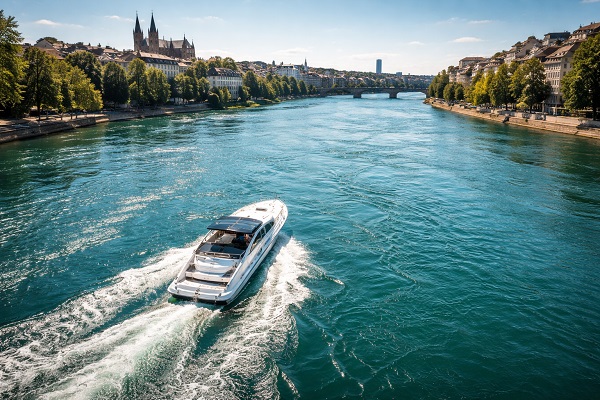 Bootsführerschein auf dem Rhein