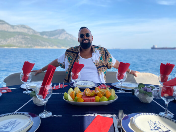 Düsseldorfer Rapper Mounir Klärt setzt mit „Derendorf City“ neue visuelle Maßstäbe