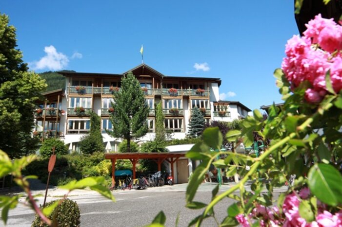 Wenn die Nockberge in Rosa leuchten: Frühsommer im Eschenhof in Bad Kleinkirchheim Wenn die Nockberge in Rosa leuchten: Frühsommer im Eschenhof in Bad Kleinkirchheim