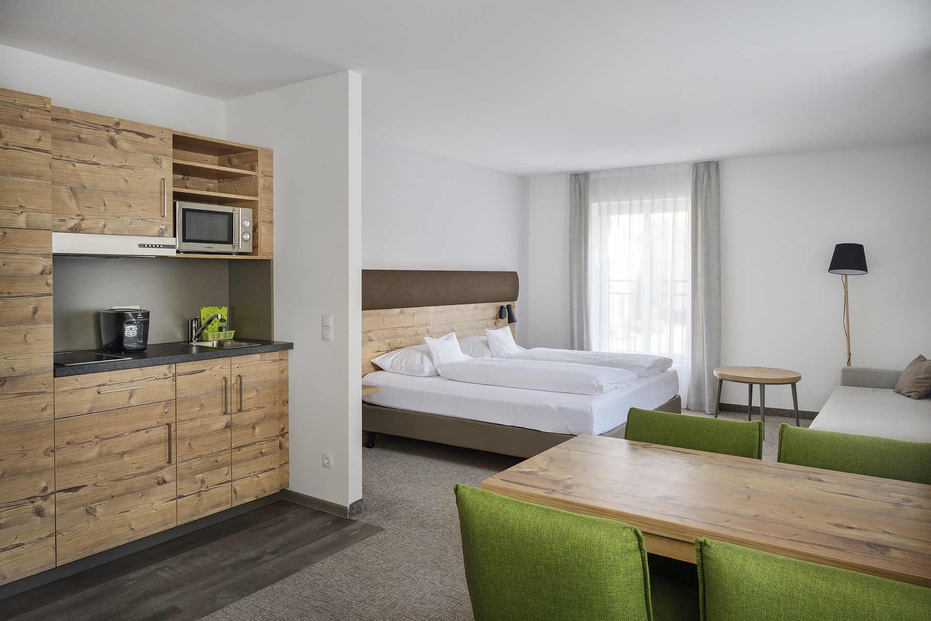 Hotelzimmer und Serviced Apartments: Flexible Übernachtungskonzepte werden stärker nachgefragt