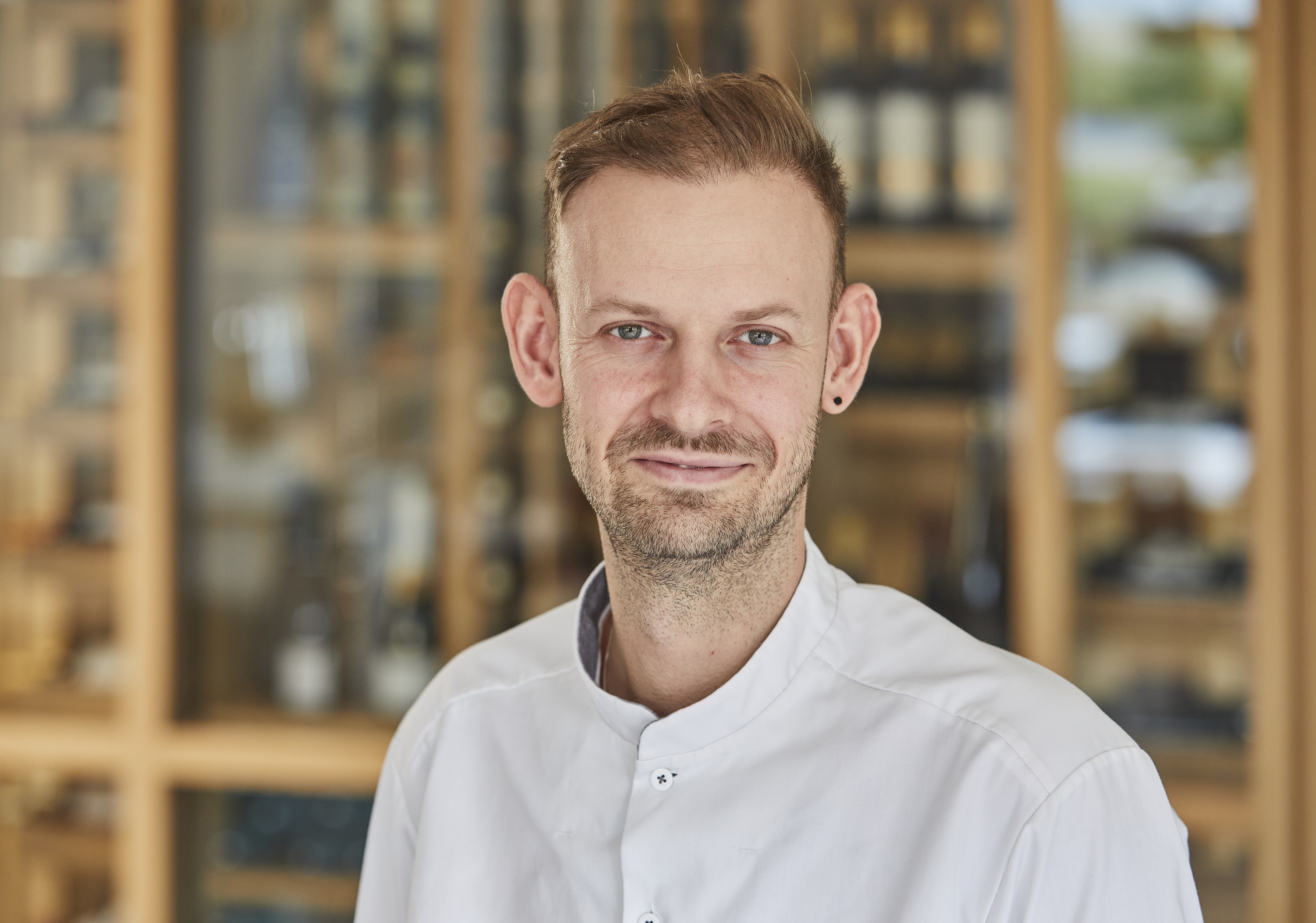 MICHELIN-STERN FÜR DIE OSTSEELOUNGE – Spitzenkulinarik zwischen Ostsee, Kunstgarten und Kräutergarten MICHELIN-STERN FÜR DIE OSTSEELOUNGE – Spitzenkulinarik zwischen Ostsee, Kunstgarten und Kräutergarten