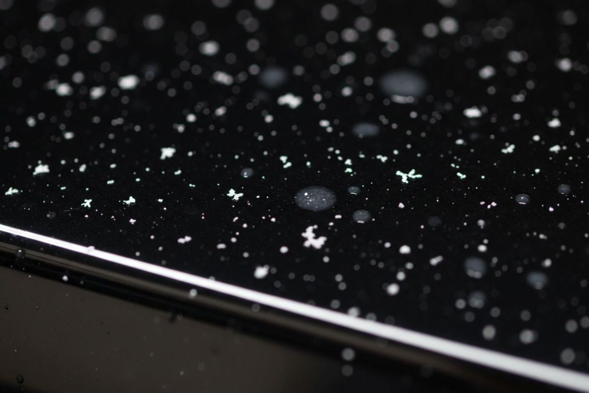 Kalkflecken auf PPF & Ceramic Coating: warum moderner Lackschutz nicht automatisch vor Wasserflecken schützt Kalkflecken auf PPF & Ceramic Coating: warum moderner Lackschutz nicht automatisch vor Wasserflecken schützt