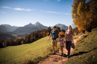 Almen, Hütten und gelebte Tradition Almen, Hütten und gelebte Tradition